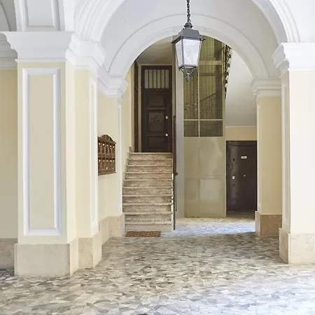 アパート Vatican House